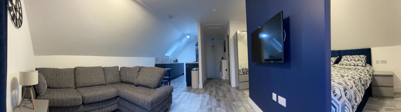 Lochside Loft - Self Catering Apartment For 2 In A Great Location For Inverness Airport And Both Cabot Highlands & Nairn Golf Courses Exteriér fotografie