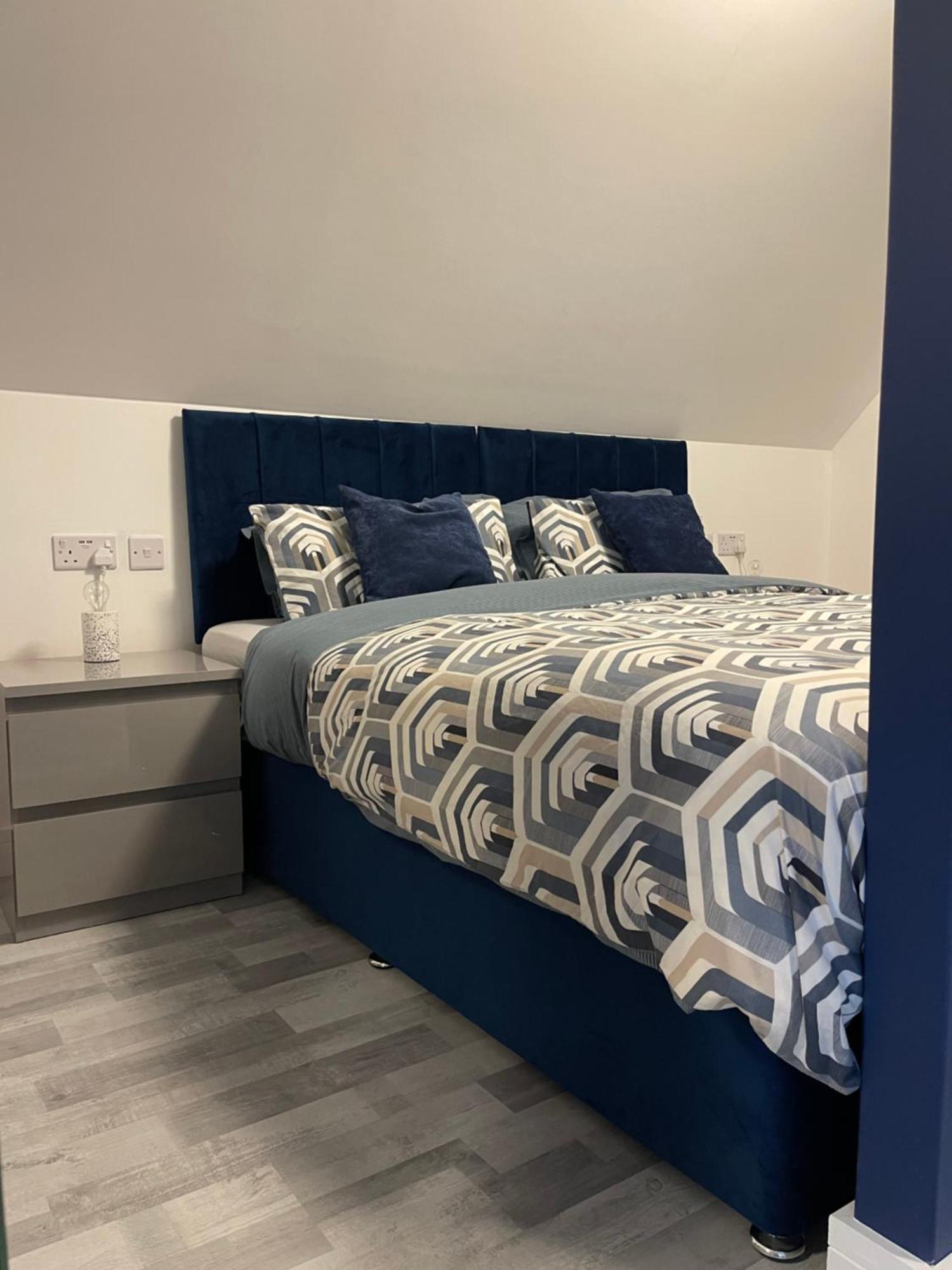 Lochside Loft - Self Catering Apartment For 2 In A Great Location For Inverness Airport And Both Cabot Highlands & Nairn Golf Courses Exteriér fotografie