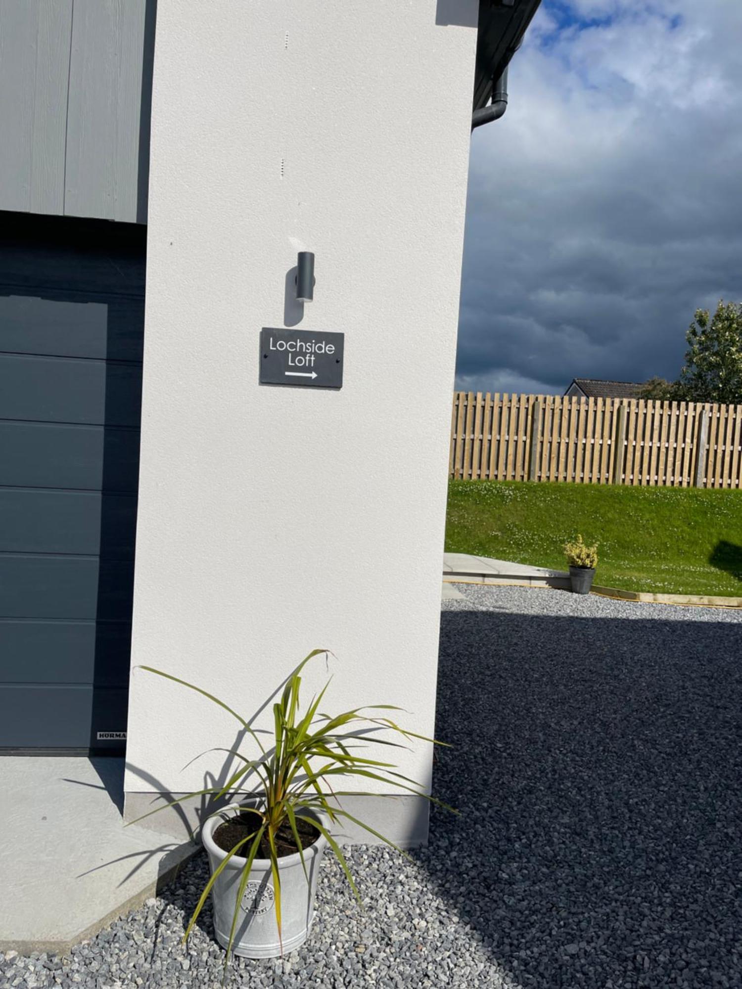 Lochside Loft - Self Catering Apartment For 2 In A Great Location For Inverness Airport And Both Cabot Highlands & Nairn Golf Courses Exteriér fotografie